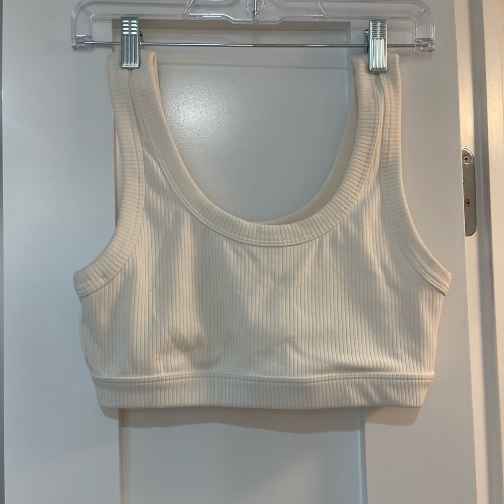 Alo Yoga Sports bra.